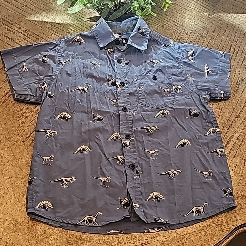 Dinosaur collared shirt size 7 100%cotton